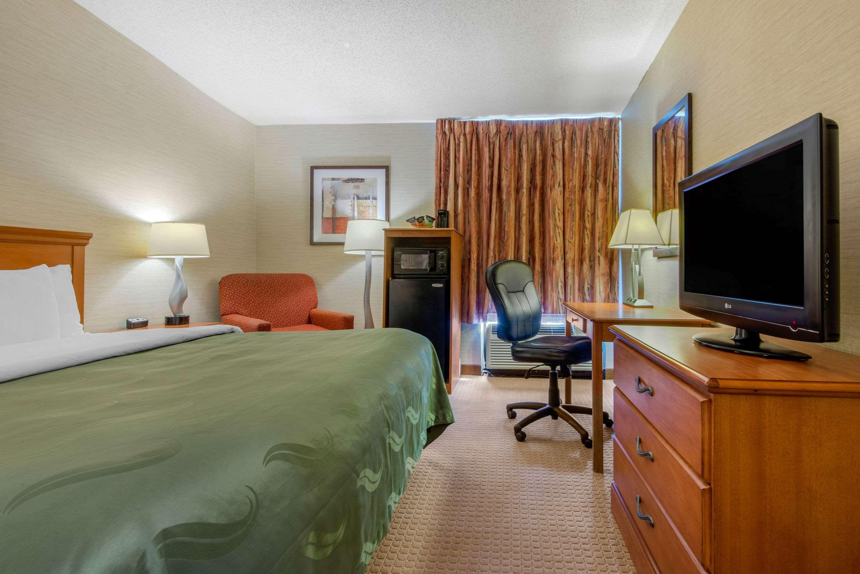 Quality Inn & Suites Mansfield Extérieur photo