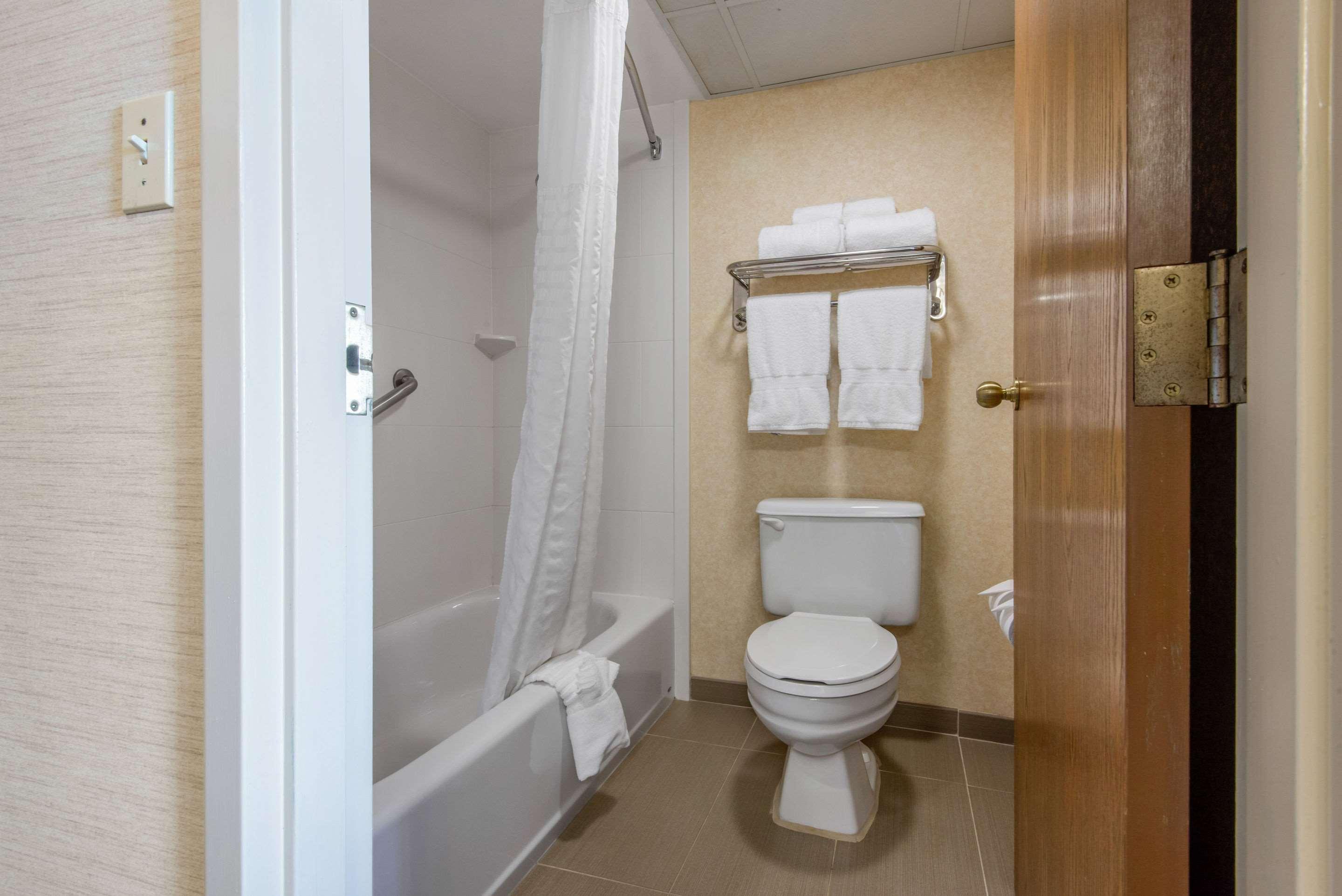 Quality Inn & Suites Mansfield Extérieur photo