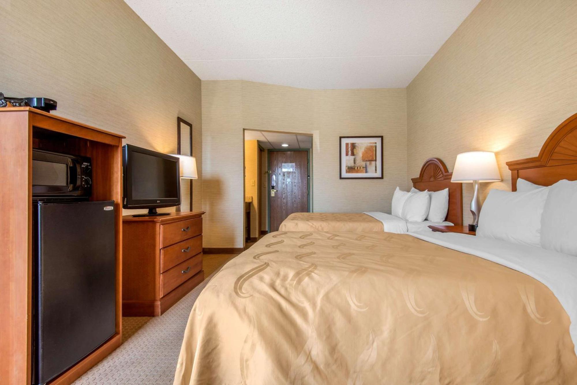 Quality Inn & Suites Mansfield Extérieur photo
