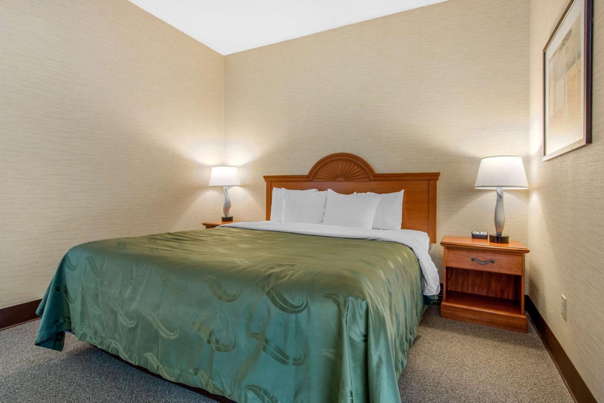 Quality Inn & Suites Mansfield Extérieur photo