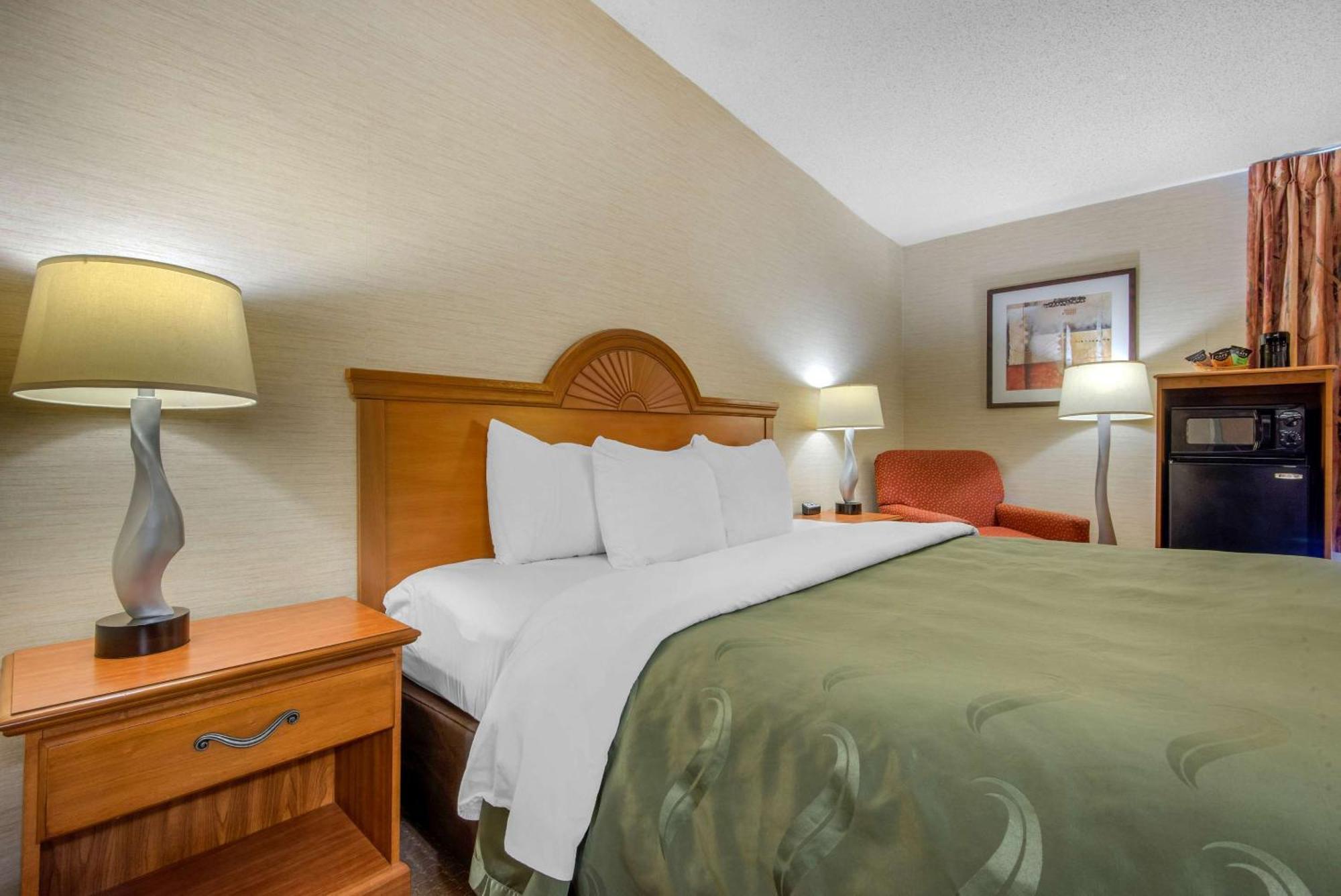 Quality Inn & Suites Mansfield Extérieur photo