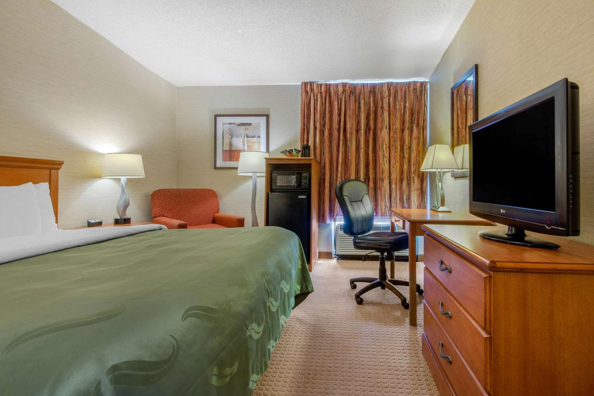 Quality Inn & Suites Mansfield Extérieur photo