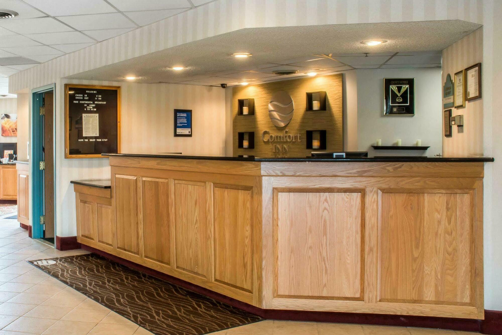 Quality Inn & Suites Mansfield Extérieur photo