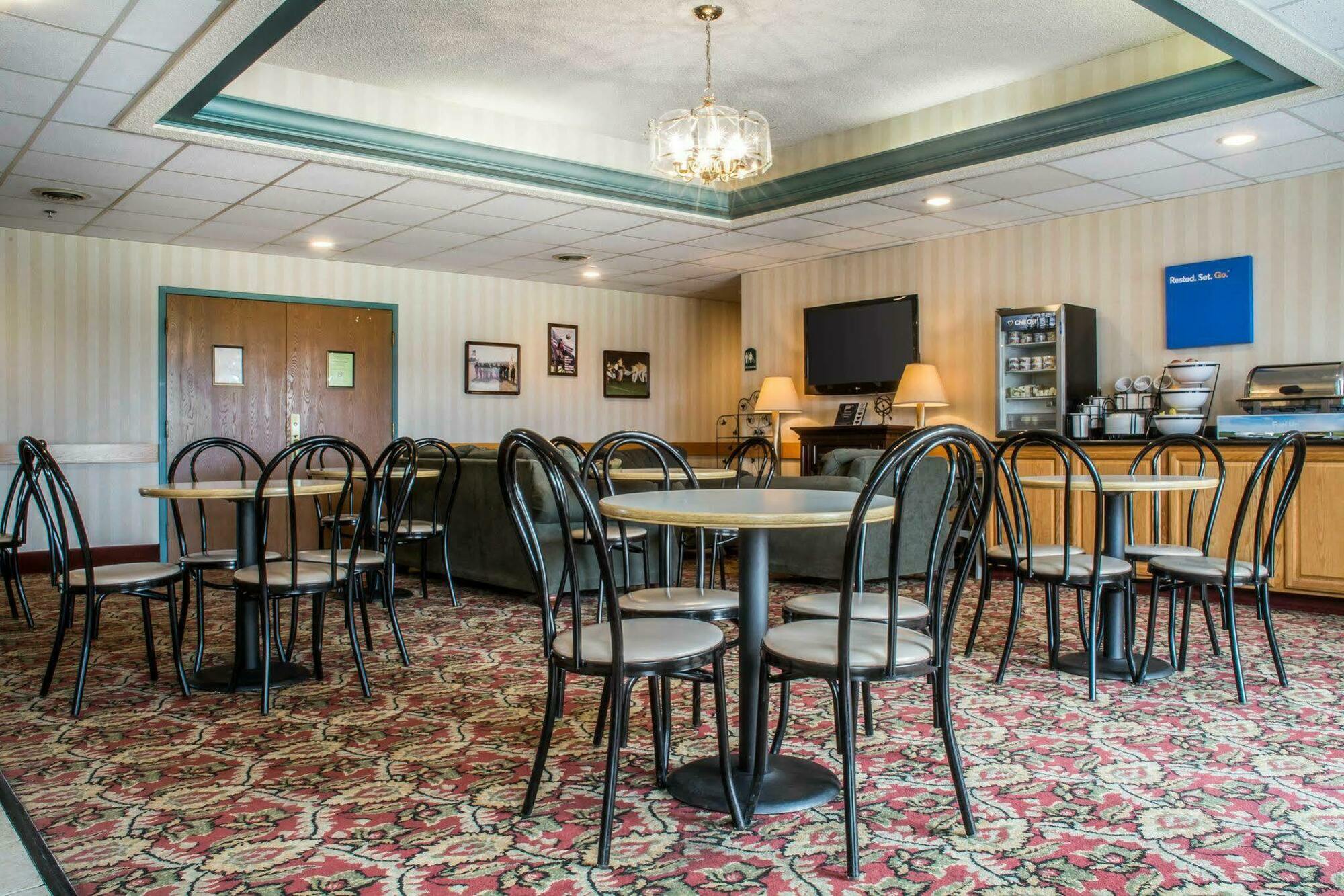 Quality Inn & Suites Mansfield Extérieur photo